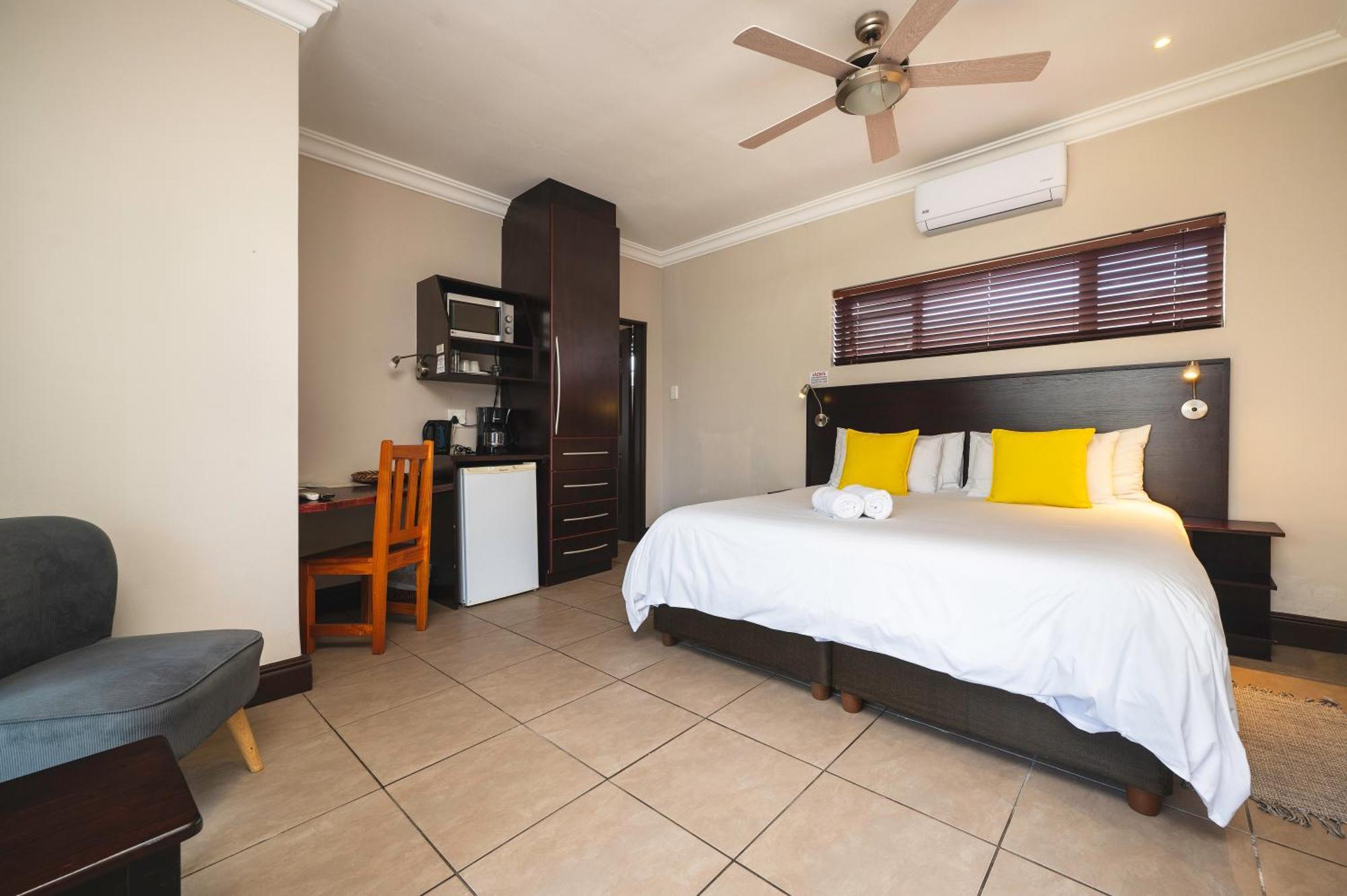 Africa Beach B&B Port Elizabeth Esterno foto